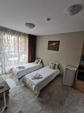 Admiral Plaza Sunrise Apartments C13